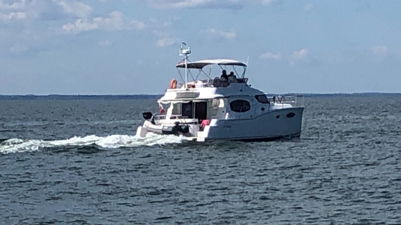 Used Power Catamaran for Sale 2010 FP-Summerland 40 Boat Highlights